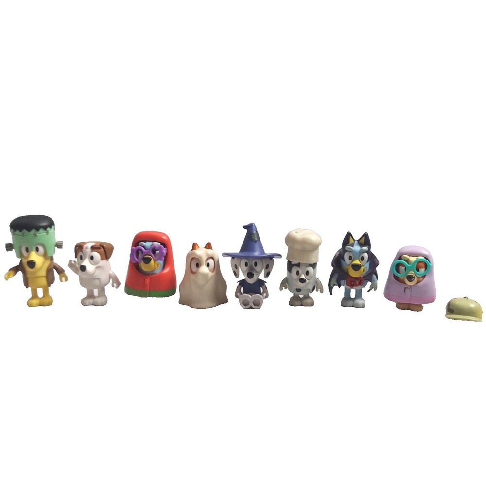Bluey Figures Lot of 8 Halloween Costumes Hats Accessories The Grannies Bingo